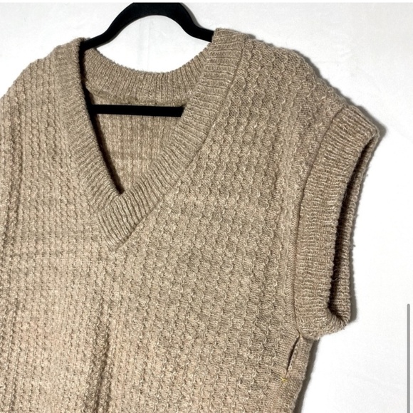 Vintage Handmade Tan Beige V Neck Knit Sweater Vest L - Picture 8 of 13